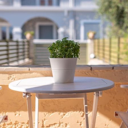 גאיוס Romanos Apartments מראה חיצוני תמונה