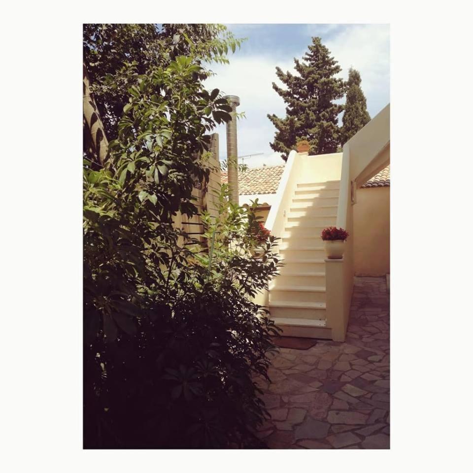 גאיוס Romanos Apartments מראה חיצוני תמונה