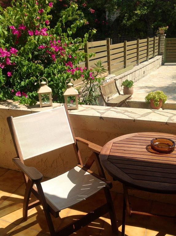 גאיוס Romanos Apartments מראה חיצוני תמונה
